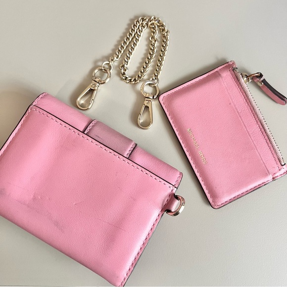 Michael Kors Chain ID Wallet - Picture 4 of 4